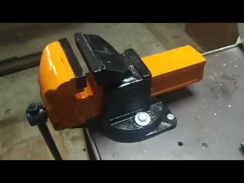 Видео: Косметический ремонт Советских тисков 7827 - 0258 ГОСТ 4045-75