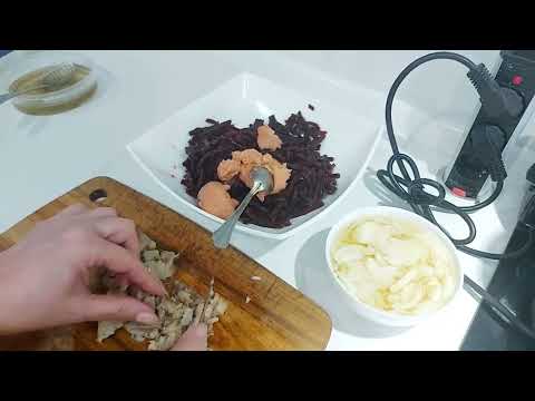 Видео: ОЧЕНЬ ВКУСНЫЙ САЛАТ//ПРО МК НА ШАПКИ