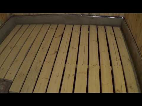 Видео: 11.06 - 15.06.2018 Устранение недочетов с полом бани