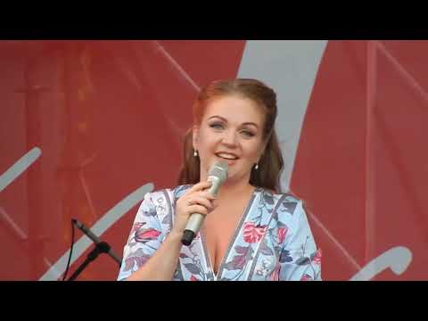 Видео: Марина Девятова - "Я деревенская"