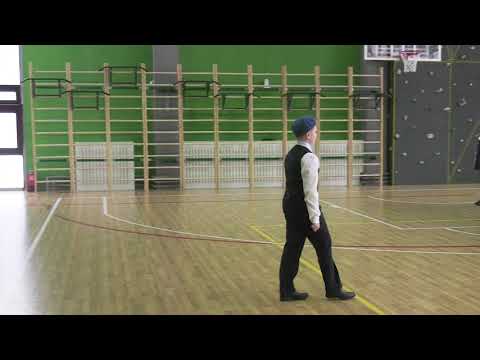 Видео: Смотр строя и песни. 5.2 класс - Идет солдат по городу