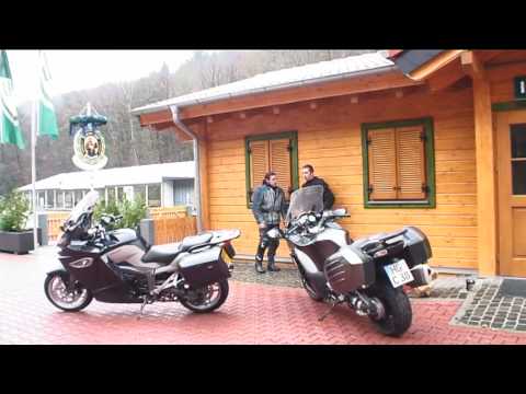 Видео: Видео: Kawasaki GTR1400 бросает вызов могучему BMW K1300GT