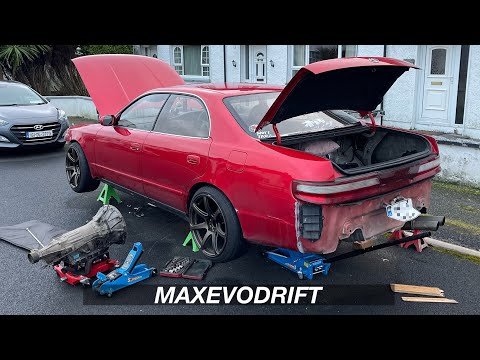 Видео: СВАП МКПП НА УЛИЦЕ JZX90 / СНИМАЮ АКПП В ОДИНОЧКУ Часть 1