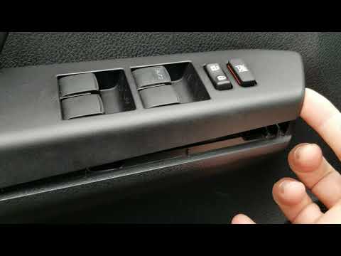 Видео: Как снять дверную панель Toyota RAV4 (2013-2018)