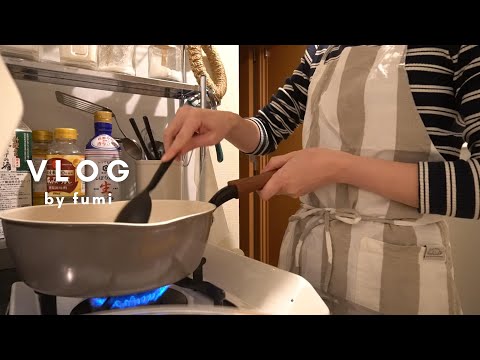 Видео: Минимум для напряженной повседневной жизни/Новая лампа/Морковный пирог/Влог о жизни в одиночестве