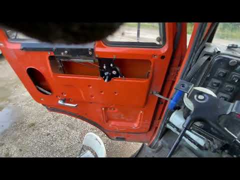 Видео: Как поменять стеклоподъёмник на камазе