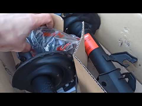 Видео: Замена передних стоек в сборе, легко и просто!