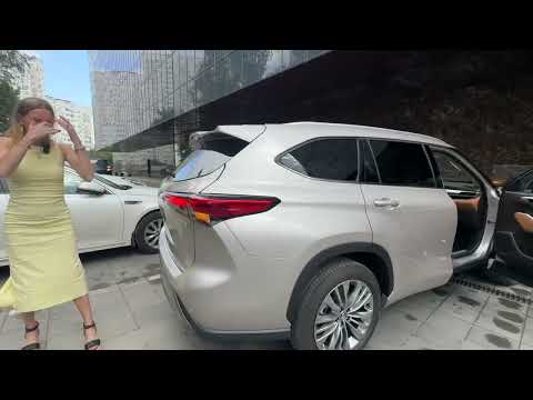 Видео: Топовые Toyota Highlander. Лиса рулит