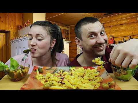 Видео: МУКБАНГ ЖАРЕНАЯ КАРТОШКА ГРИБОЧКИ ОГУРЧИКИ И ОЛИВКИ | MUKBANG FRIED POTATOES MUSHROOMS CUCUMBERS