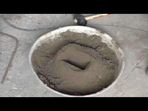 Видео: Литье алюминия в форму из песка