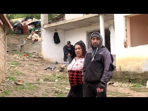 Видео: Събаряне на незаконни къщи в циганския квартал на Стара Загора