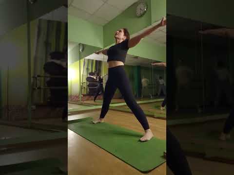 Видео: Йога в зале 💚 