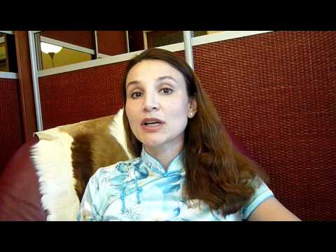 Видео: КАК СТАТЬ МАГНИТОМ ДЛЯ МУЖЧИН?! УРОК 3. Взгляд и походка