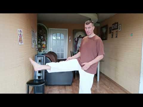 Видео: Удары ногами на 10 кю в Годзю Рю Каратэ