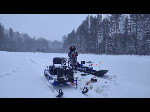 Видео: Мотобуксировщики "Альбатрос" Мчим на озеро! пробиваем дорогу! наледь и слуд меняют планы!