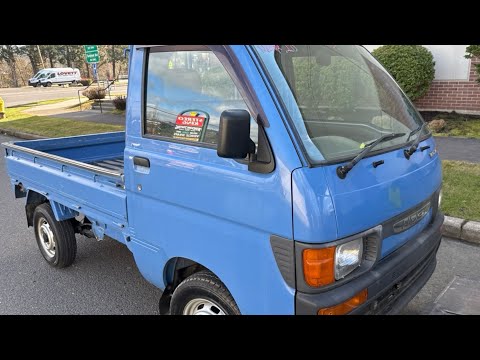 Видео: Обзор редкого мини-пикапа Daihatsu 1996 – крошка с характером!