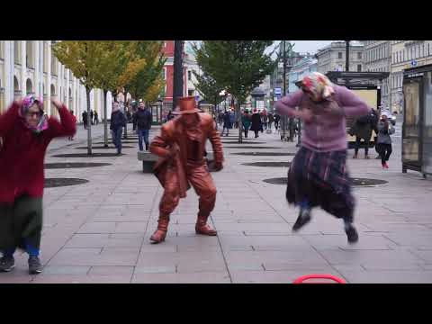 Видео: ХАРДБАСС в центре Питера .БАБУШКИ ВСПОМНИЛИ МОЛОДОСТЬ.