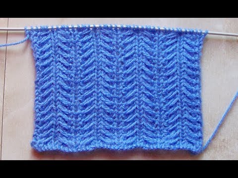 Видео: Дорожки из вытянутых петель Вязание спицами Видеоурок 259