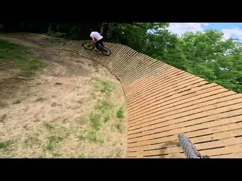 Видео: Юрий А (GAGARIN) Скилл-Зона (Skill-Zone) за Алешей Е. Трейл-парк Mouse Bike House|Мышовня. Собер-баш