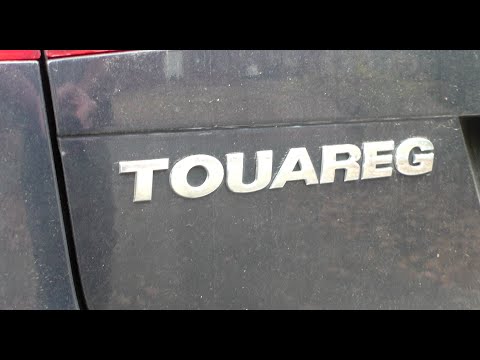 Видео: Замена аккумулятора VW Touareg 2012 года