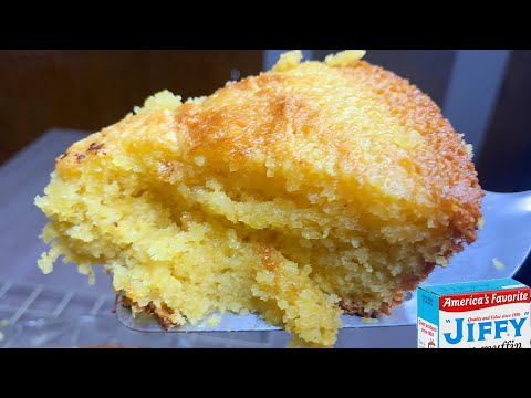 Видео: Как приготовить самый влажный и сладкий кукурузный хлеб с помощью смеси Jiffy | Рецепт