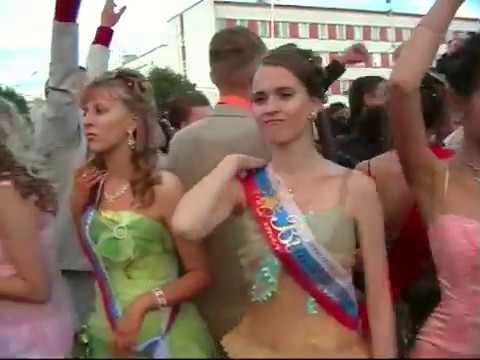 Видео: Выпускной бал на площади в Рузаевке (2007 год)
