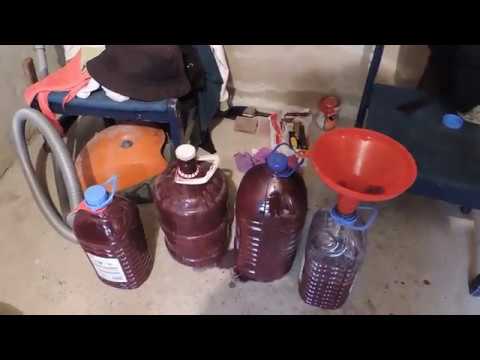 Видео: Когда снимать вино с осадка Как снимать вино с осадка | Сколько раз снимать вино с осадка