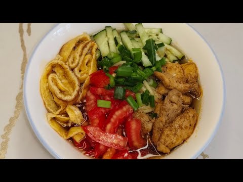Видео: КУКСИ по-корейски,Холодный суп  лапшой Куксу с курицей