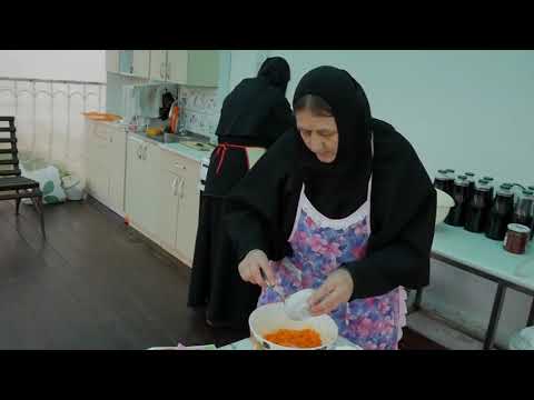 Видео: Постное меню -морковная коврижка