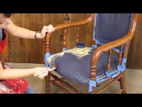 Видео: Как покрасить обивку, чтобы она не была хрустящей, шершавой и неудобной