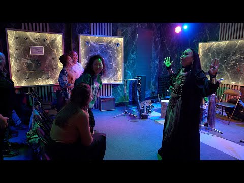 Видео: Мастер-класс Юлияны Кривошапкиной по игре на хомусе