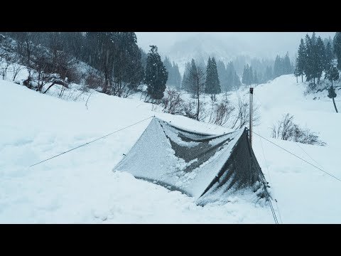 Видео: Новая дровяная печь в снежном походе | Ep.3