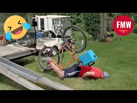 Видео: Смешные и уморительные истории из жизни людей 😆 #563 | Подборка мгновенных сожалений о неудачах |...