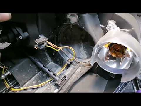 Видео: Mercedes-Benz W 245 ретрофит оптики, установка 2х чиповых Bi-Led вместо галогеновых линз, headlight