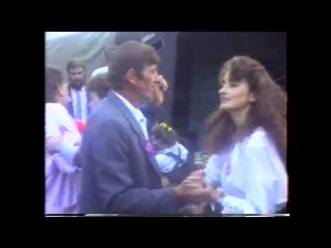 Видео: Я ДУМАЛА ЩО Я ПАНІ, А Я ЛЕЖУ В КАЛАБАНІ - ВЕСІЛЬНІ ТАНЦІ. ВОЛИНСЬКА ОБЛАСТЬ. АРХІВ 17.09.1994