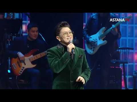 Видео: Сәкен Майғазиев - "Әдемі махаббат".  (Концерттен үзінді)