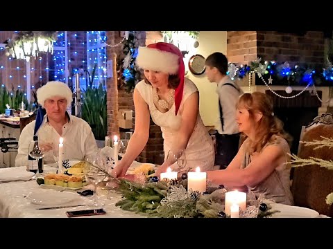 Видео: ЭТО НАДО ЖЕ ТАК УПАХАТЬСЯ НА НОВЫЙ ГОД. ЕЛЕ УСПЕЛИ К СТОЛУ. КАК МЫ ВСТРЕТИЛИ 2022 ГОД.