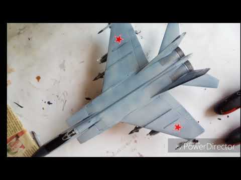 Видео: Собранная модель самолёта МиГ-25ПД. ICM, 1/72.