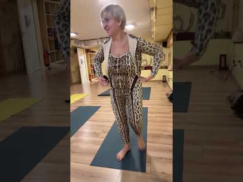 Видео: Йога Ольга Шакти | Открытая Йога в прямом эфире! #открытаяйога #yoga #kriyayoga 