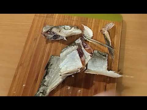 Видео: Вот такую рыбку делает мой братишка