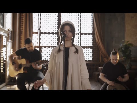 Видео: Кумушки (акустика) / Kumushki - Russian folk song (acoustic)