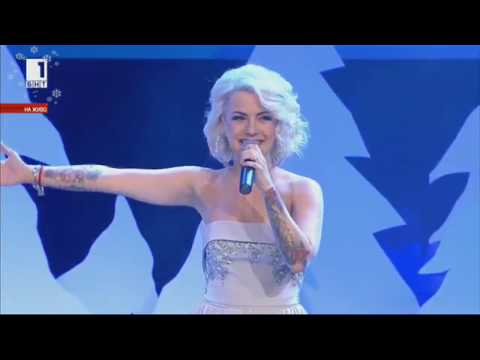 Видео: Poli Genova - Твоя (Yours) [LIVE PERFORMANCE 25.12.2017]