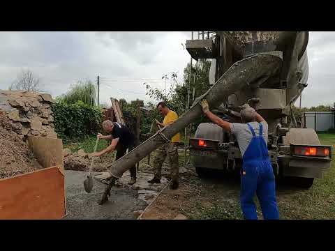 Видео: Отделка погреба, делаем отмостки и палубки|Finishing old cellar, creating a blind area and decking