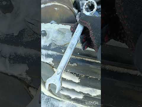 Видео: Как снять вентилятор(крыльчатку) радиатора Газон Некст