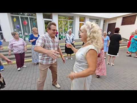 Видео: 14.09.24г..."Хрустальный Замок"... звучит на танцполе в Гомельском парке...