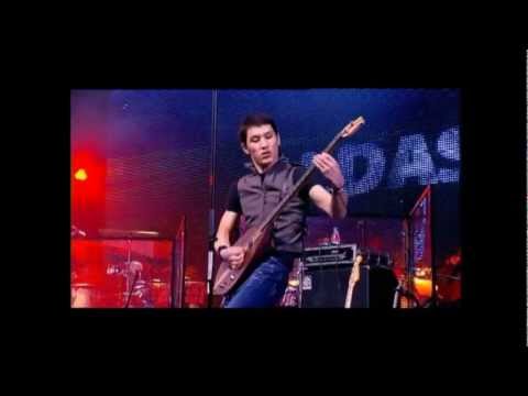 Видео: Электр Домбыра мен гитараның жарысы | Aldaspan | Electric dombyra vs guitar Battle 2012