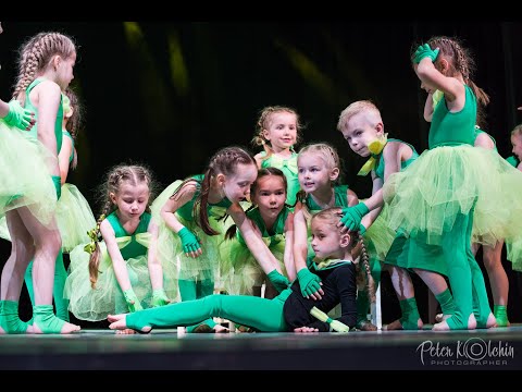 Видео: "Лягушачий хор". 4 года.