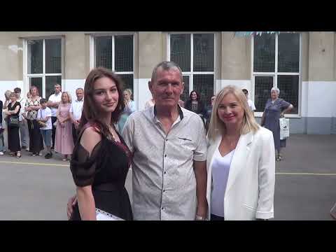 Видео: Вручение аттестатов в 11 классе  Круша О А  г Рыбница школа 8 20 06 2025