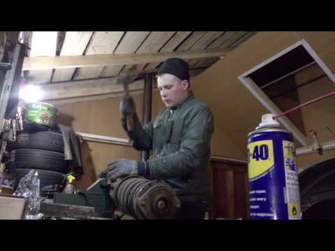 Видео: Opel Corsa B Замена переднего ступичного подшипника