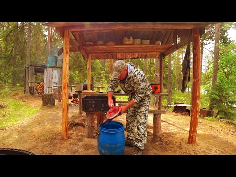 Видео: С Батей и Племянником на Кордон. Неделя в Лесу. Рыбалка на Сети. Утопили Мотор.